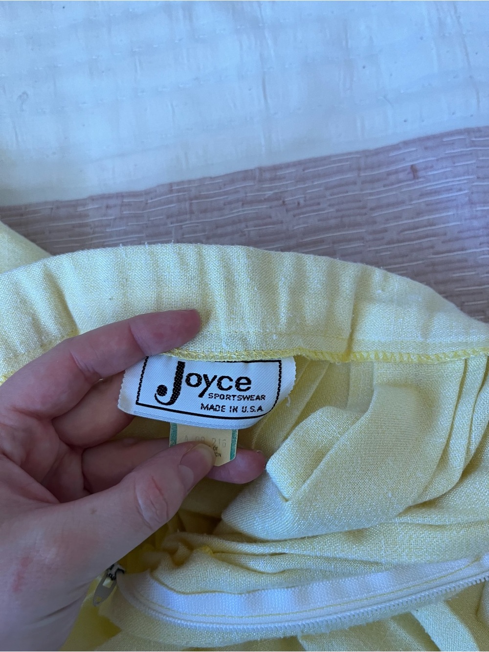 Authentic Vintage Joyce Sportswear Yellow Pleated Knee-Length Skirt Size 17-18 - Picture 5 of 9